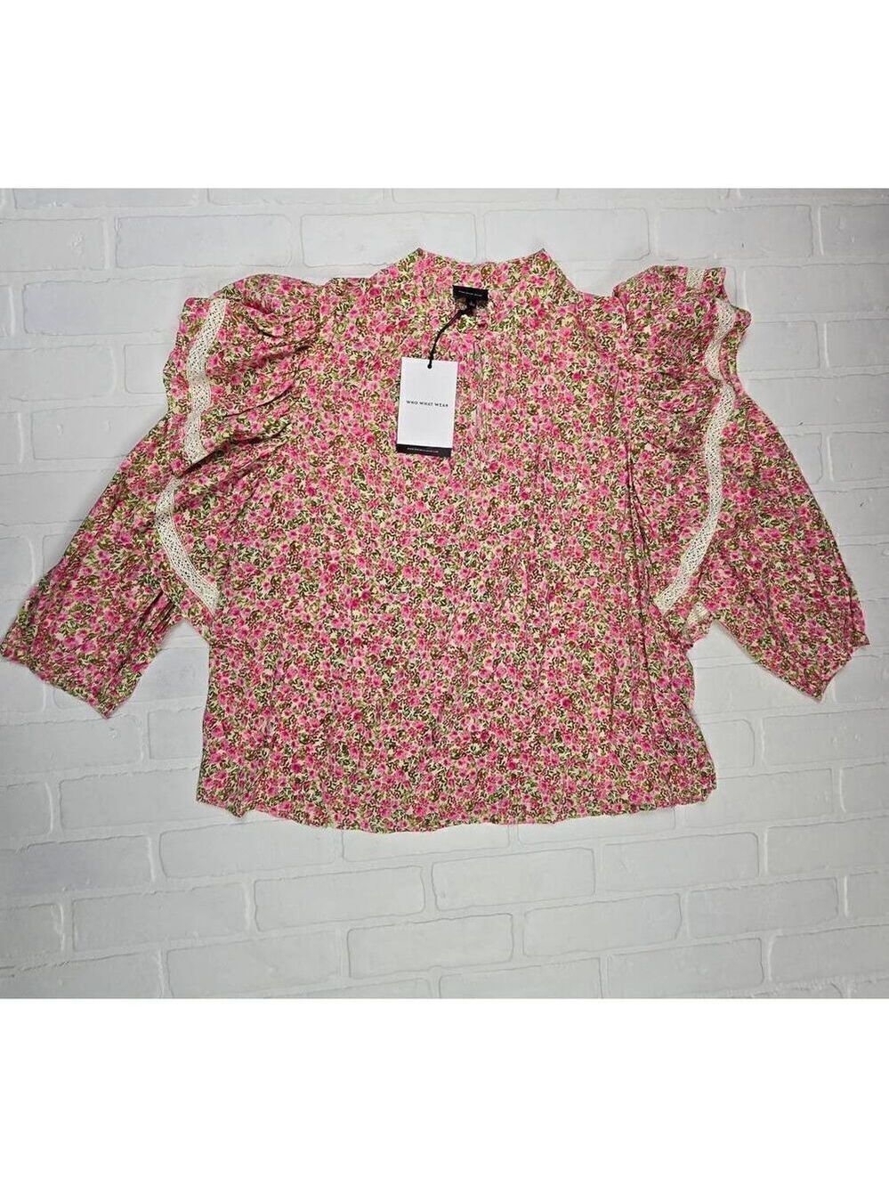 Who What Wear Floral Ruffled Blouse Large